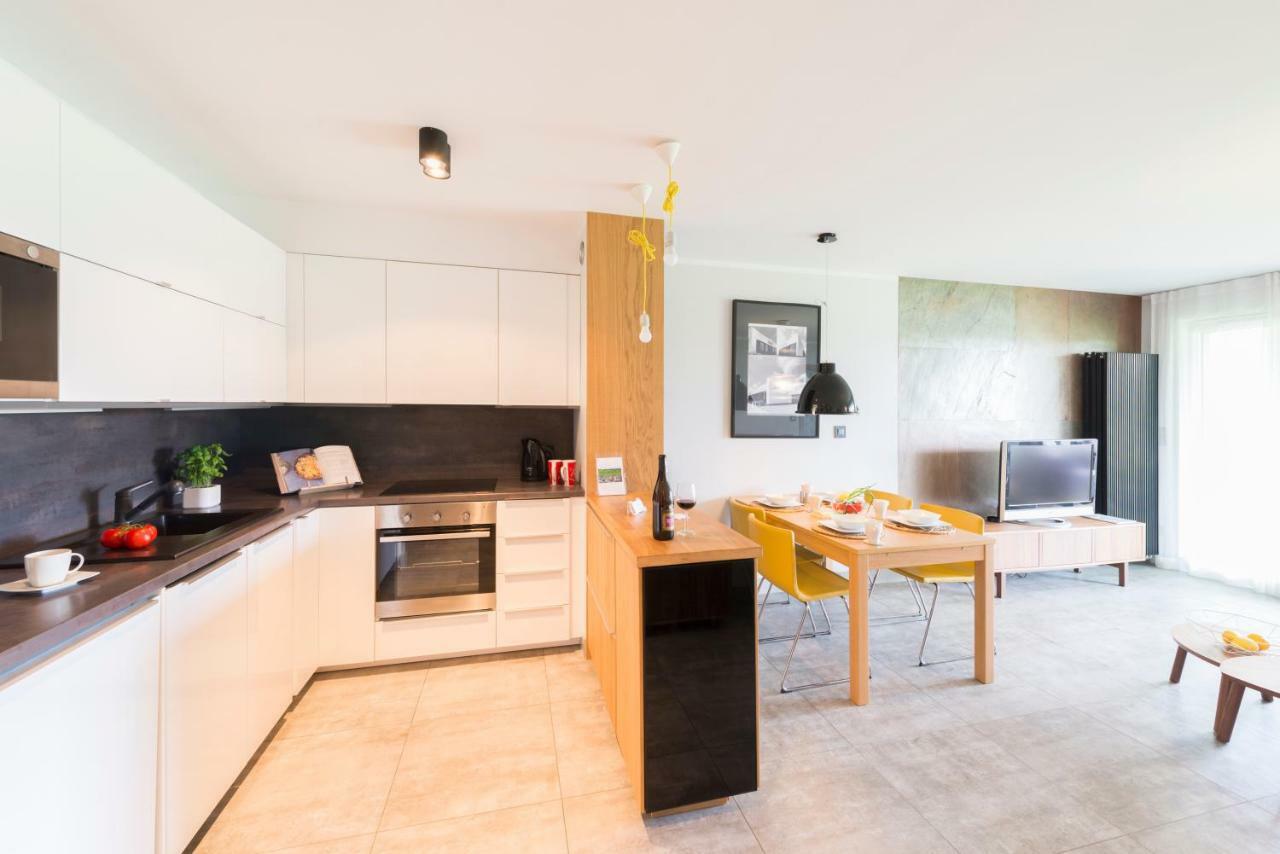 Apartament Kalinowo Golf - Salon Z Opcja Spania, Kuchnia I 2 Sypialnie, 1-6 Osob ニエスリツェ エクステリア 写真